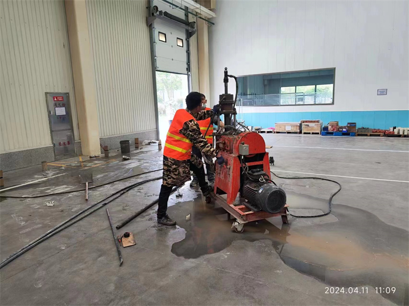 红安厂房地面下沉塌陷注浆加固施工